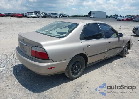 1997 Honda Accord Lx из США, поврежденный, VIN 1HGCD5638VA221817
